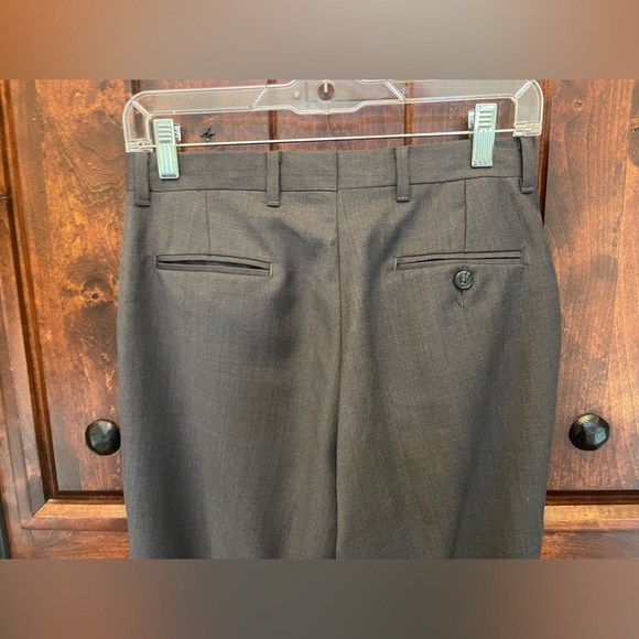Gray Class Club (Dillard’s) Dress Pants, Size 16 - Picture 4 of 13